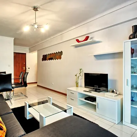 Apartment Garden Cristo Rei Lisbon